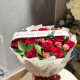 باقة ورد احمر مع بيبي روز
