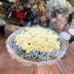 باقة ورد ابيض كبيرة1