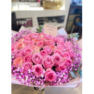 باقة ورد وردي كبيرة